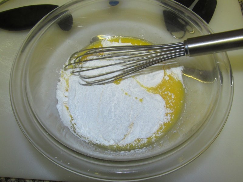 Приготовление маски с яйцом и крахмалом