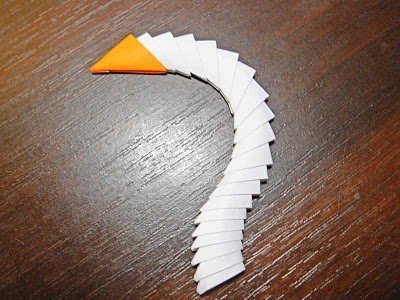 Как сделать из бумаги лебедя: поэтапно