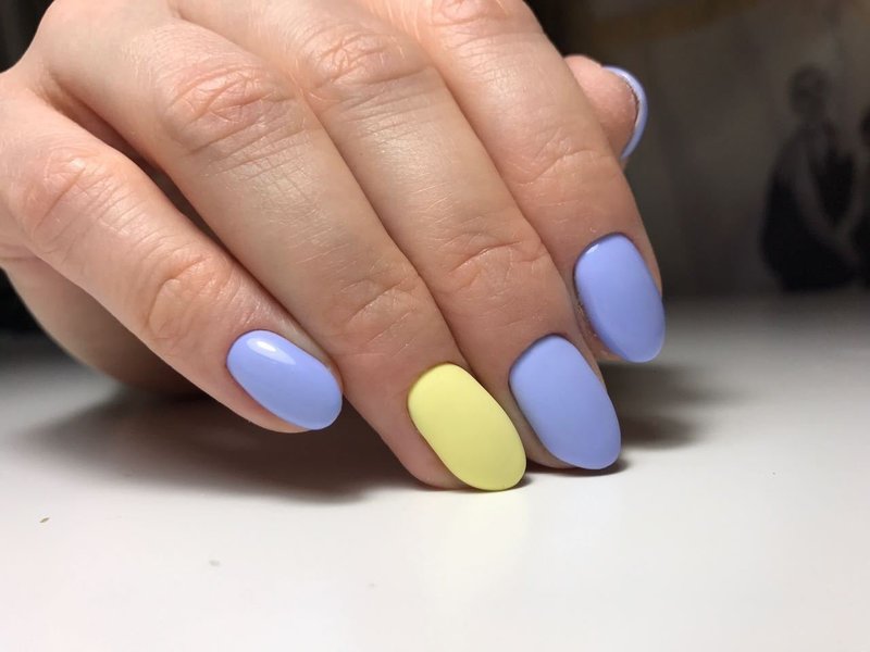 Двухцветный дизайн ногтей