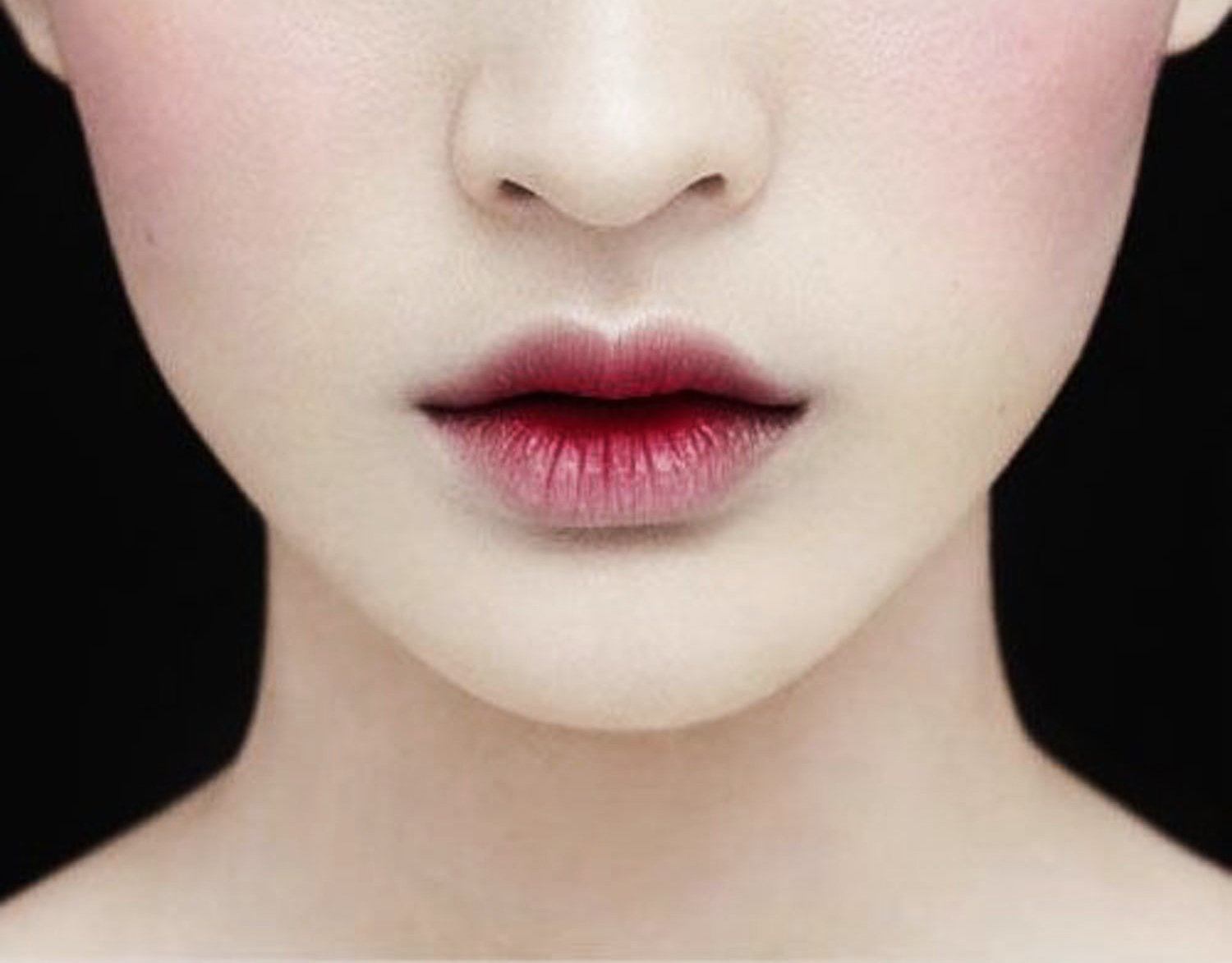 Эффект губной помады. Эффект зацелованных губ макияж. Эффект зацелованных губ макияж корейский. Эффект зацелованных губ тинт. Макияж губ эффект зацелованных губ.