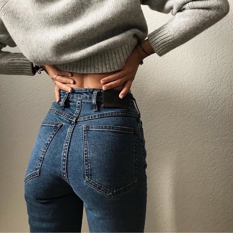 Модные джинсы с высокой талией