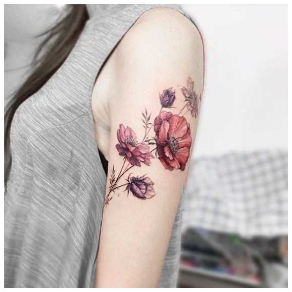 Необычные цветы тату