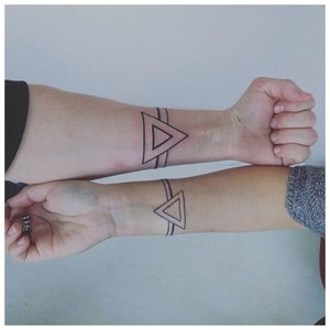 Двойные татуировки для влюбленных 