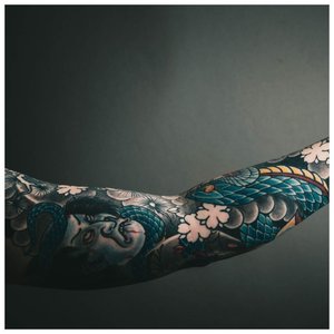 Японская тату на руке