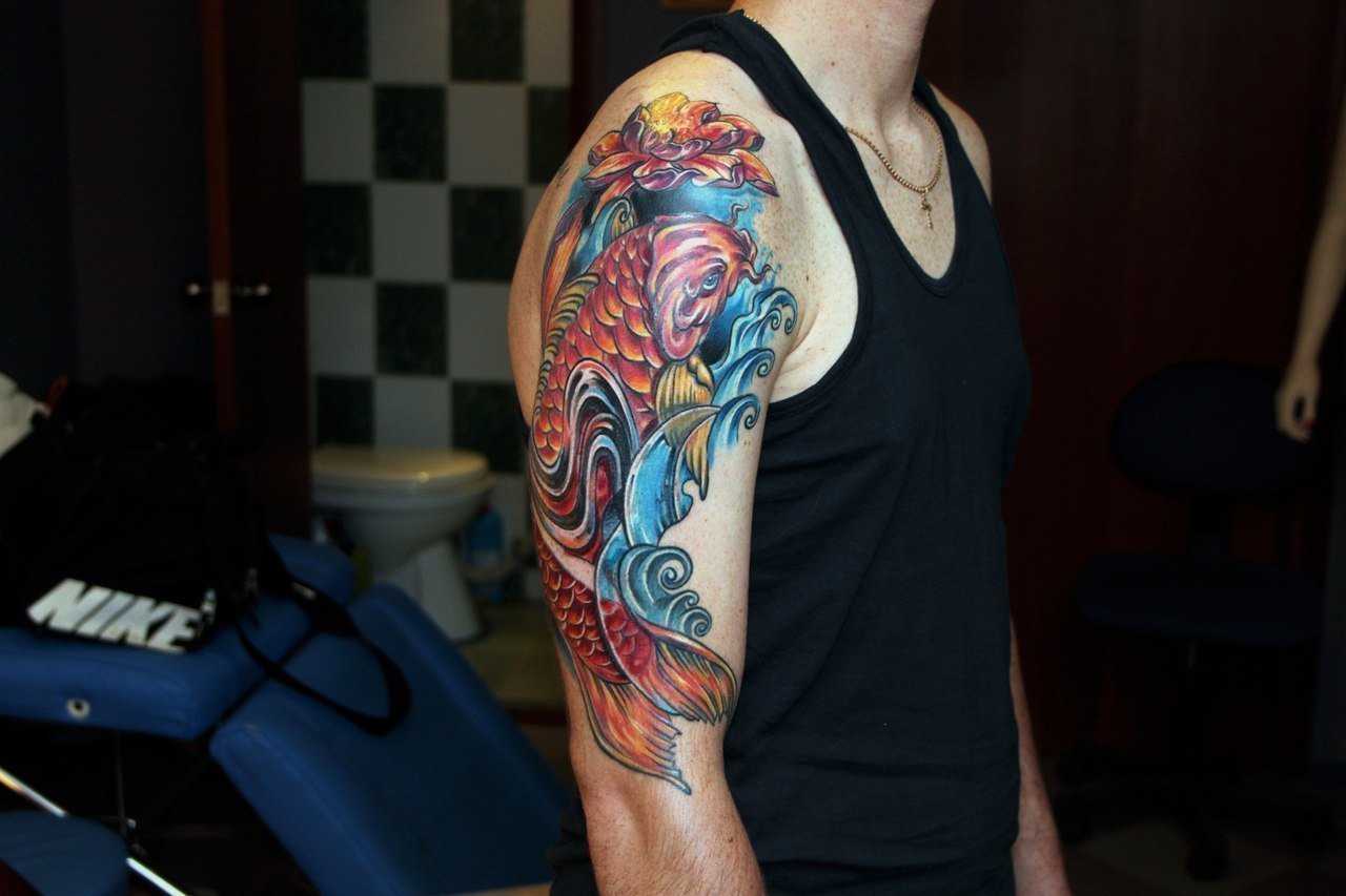 Цветные Татуировки для мужчин на плече