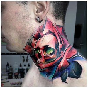 Цветное череп - необычное тату на шее у мужчины