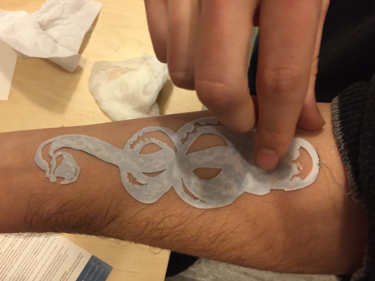 Как сделать тату из бумаги и скотча и маркером