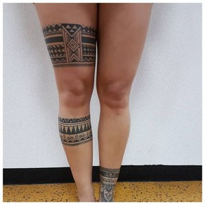Татуировки вокруг ноги
