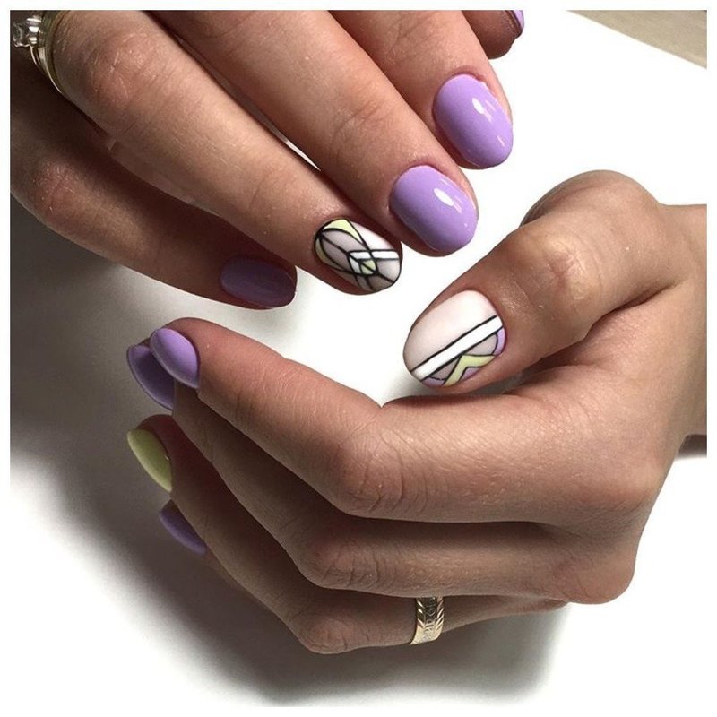Фиолетовые ногти с дизайном