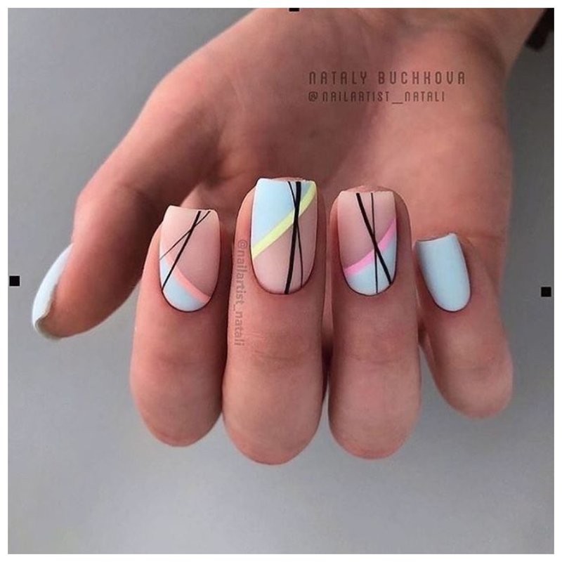Интересный дизайн на ногтях
