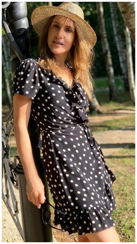 Юлия Ковальчук в летнем платье