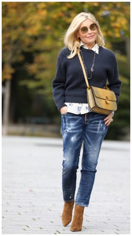 Многослойный образ с джинсами для женщины 50+
