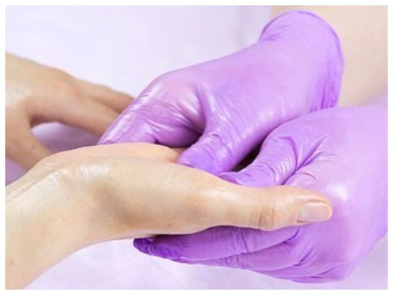 Как делают парафинотерапию для рук