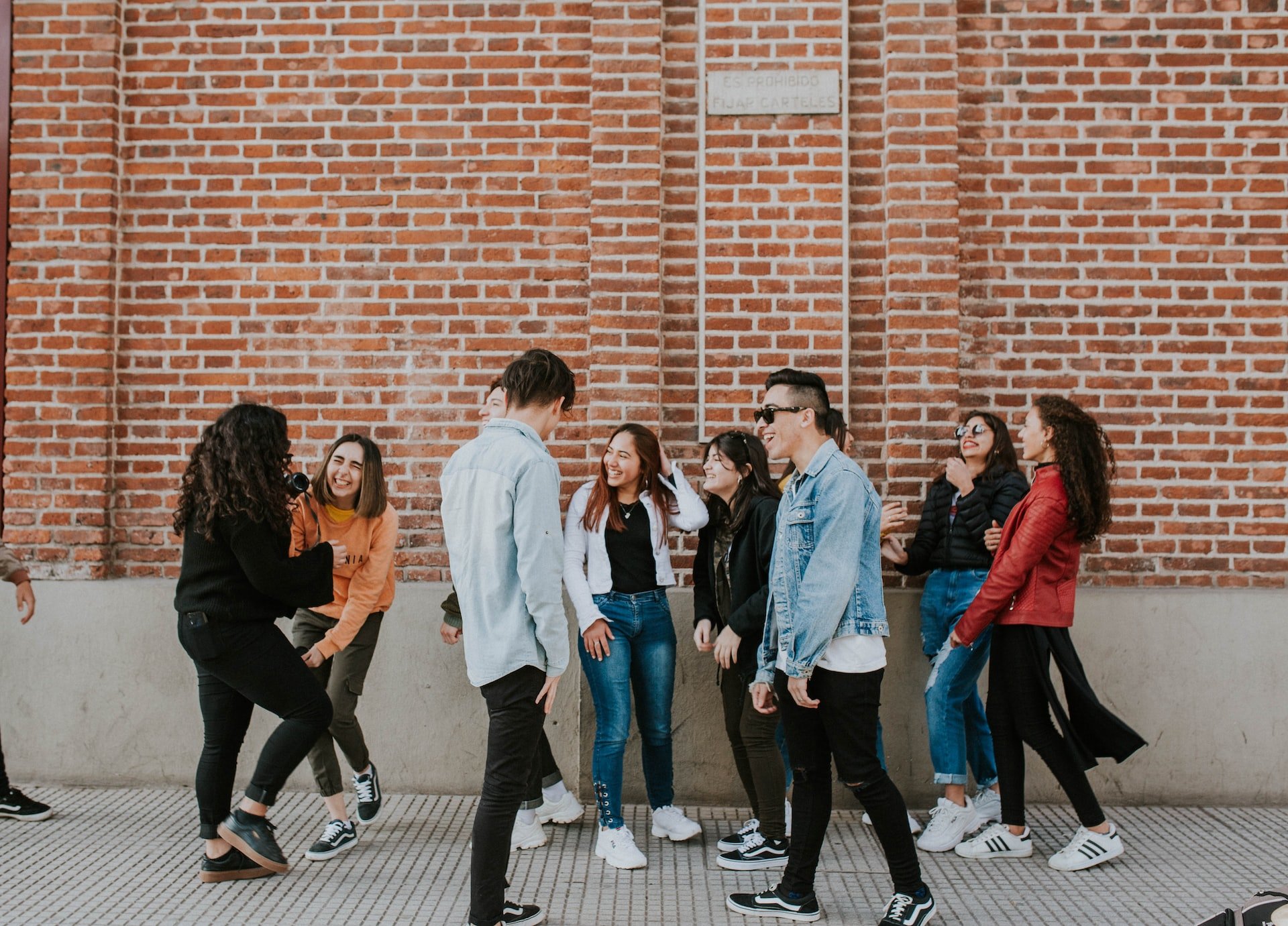 Или это. Young people standing.